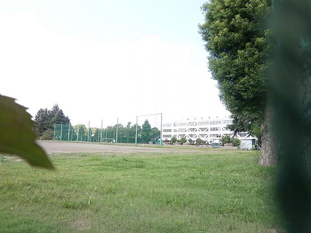 あきる野市立東中学校まで約1700m（徒歩22分）