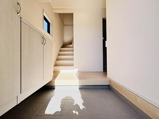 いつも気持ちよくご家族を迎えられる玄関です。