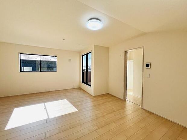 家族団らんの場所としてゆったりと居心地の良いリビングです。