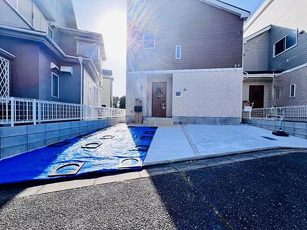 駐車場ももちろん完備しておりますのでお車所有の方にも心強いです。