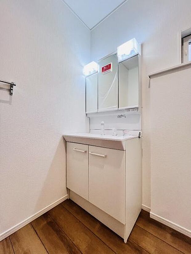 脱衣所は小さなお子様がいるご家庭にも重宝されます。