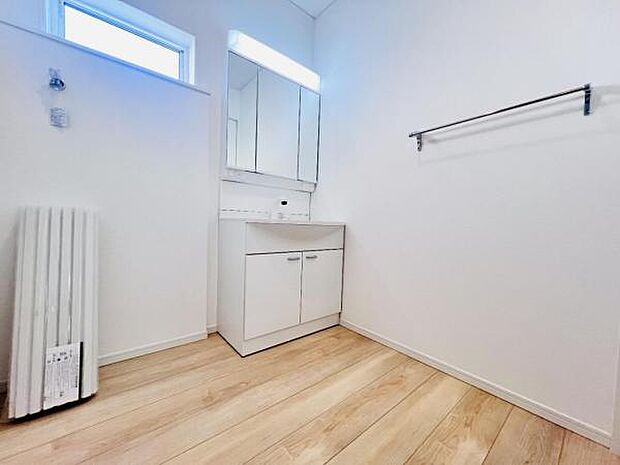 脱衣所は小さなお子様がいるご家庭にも重宝されます。