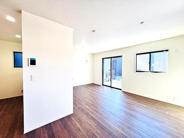 家族団らんの場所としてゆったりと居心地の良いリビングです。