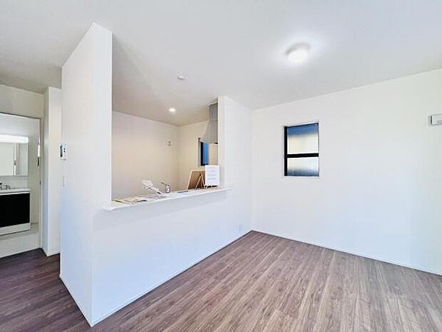 ご家族の温かい時間を演出するダイニングスペースです。