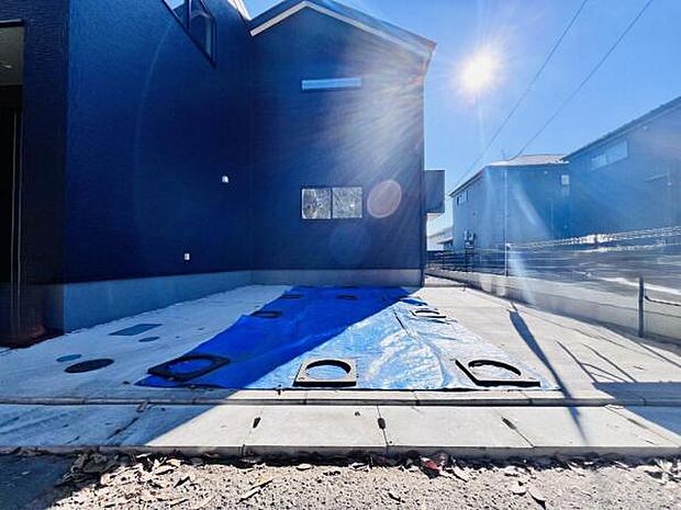 駐車場ももちろん完備しておりますのでお車所有の方にも心強いです。