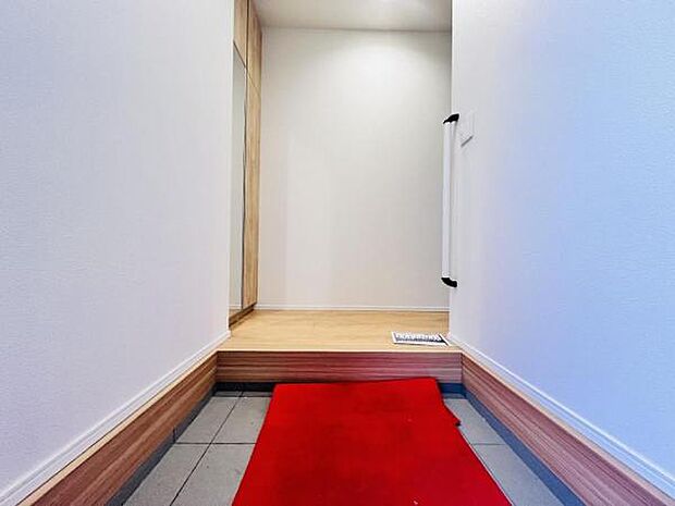 いつも気持ちよくご家族を迎えられる玄関です。