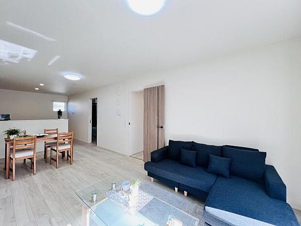 ご家族の温かい時間を演出するダイニングスペースです。