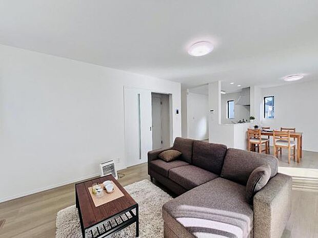 ご家族の温かい時間を演出するダイニングスペースです。