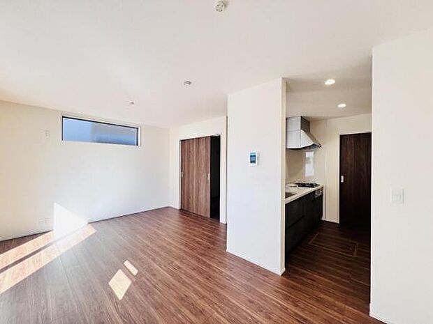 家族団らんの場所としてゆったりと居心地の良いリビングです。