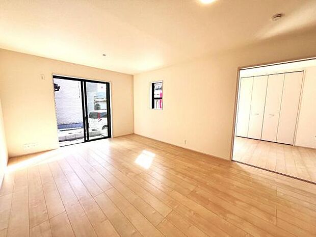 家族団らんの場所としてゆったりと居心地の良いリビングです。