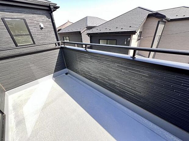 お洗濯ものを気持ち良く太陽の光で干せるのが嬉しいですね。