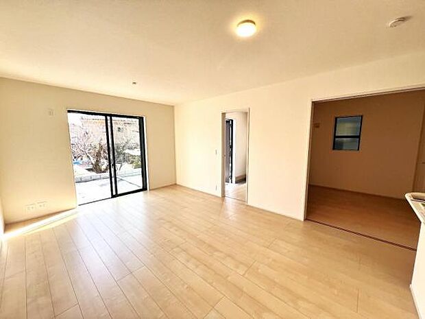 家族団らんの場所としてゆったりと居心地の良いリビングです。