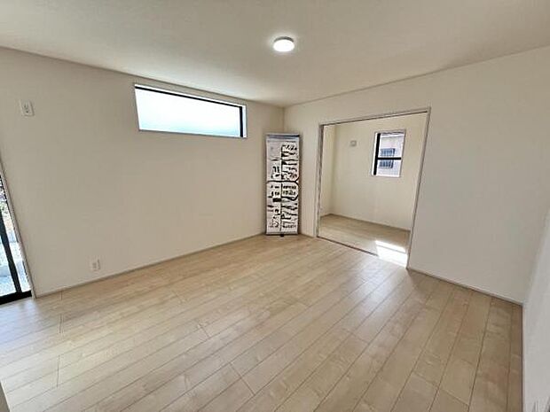 リビングダイニングになります。ご家族そろっての素敵な空間になりそうですね。