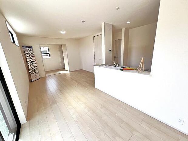 ご家族の温かい時間を演出するダイニングスペースです。