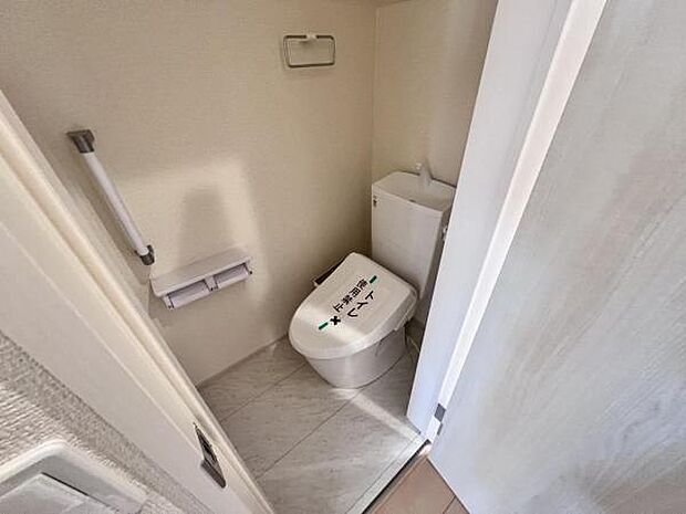 ほっと安らげるトイレ空間です。