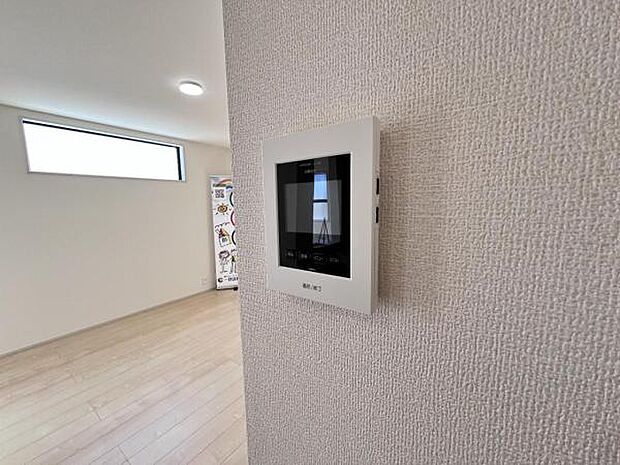 訪問者を確認できるTVモニター付きインターフォンです。