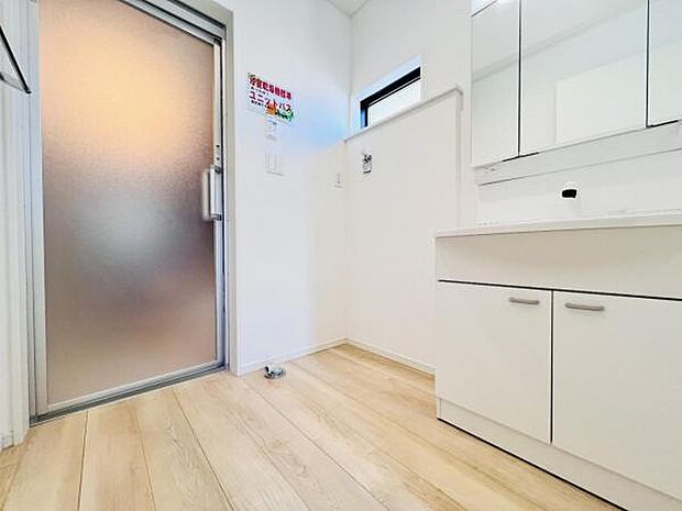 脱衣所は小さなお子様がいるご家庭にも重宝されます。