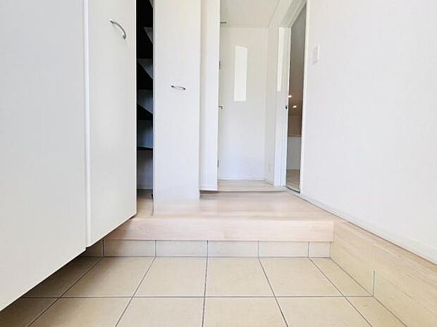 いつも気持ちよくご家族を迎えられる玄関です。