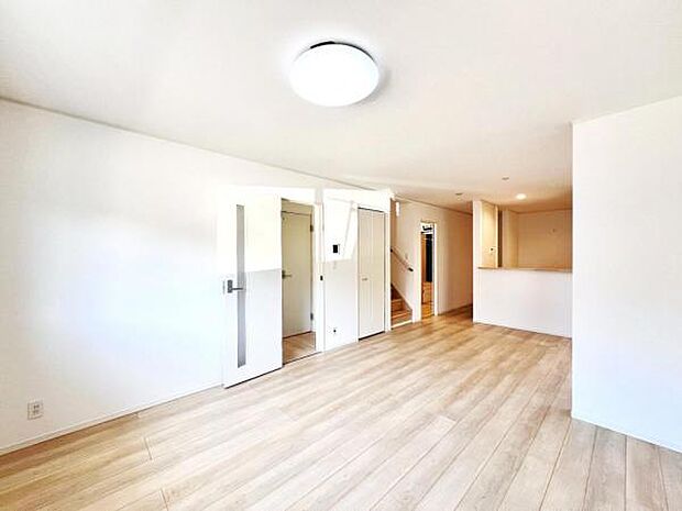 ご家族の温かい時間を演出するダイニングスペースです。