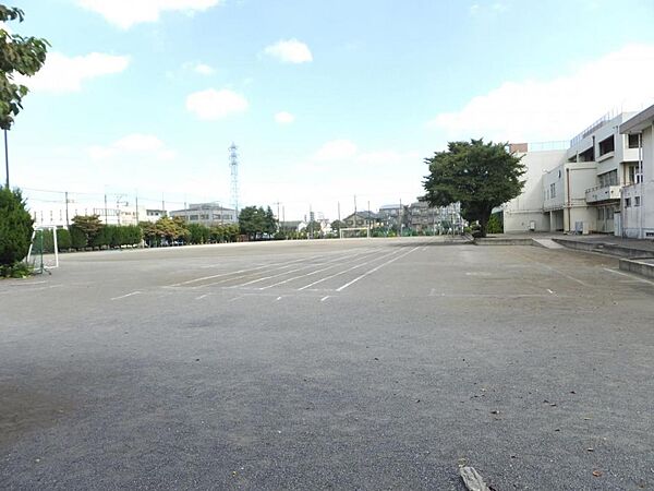 青梅市立泉中学校まで約1380m（徒歩18分）