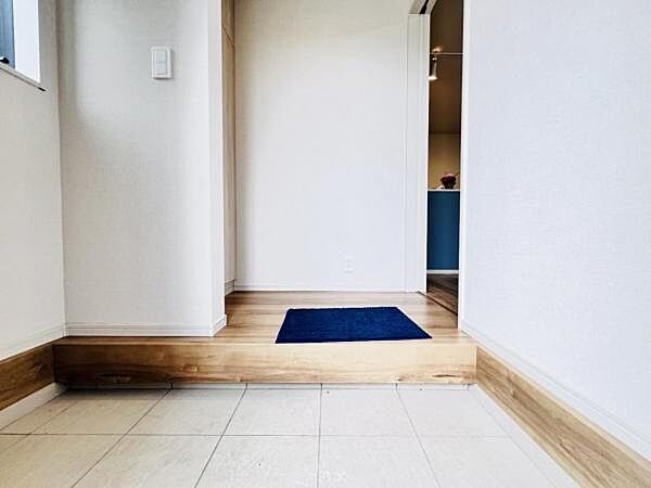 いつも気持ちよくご家族を迎えられる玄関です。