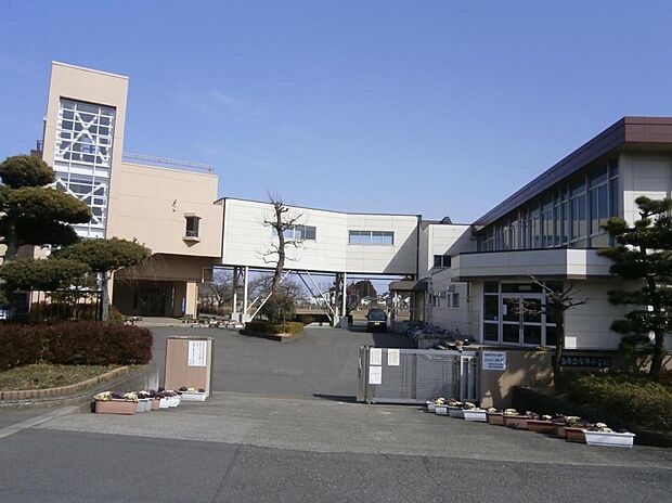 青梅市立今井小学校まで約690m(徒歩9分)