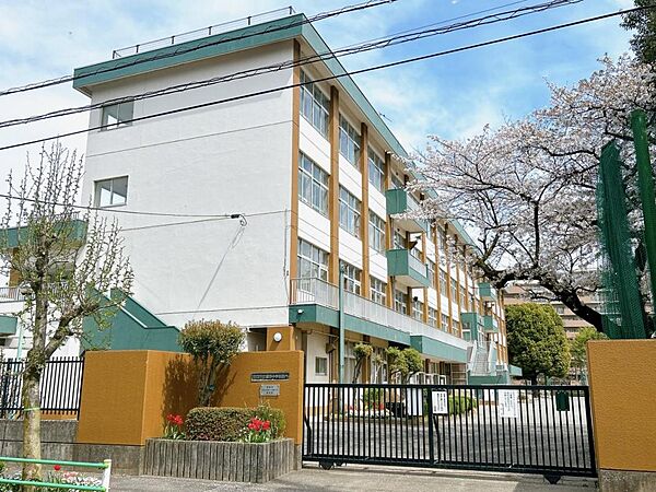 昭島市立瑞雲中学校まで約980m（徒歩13分）