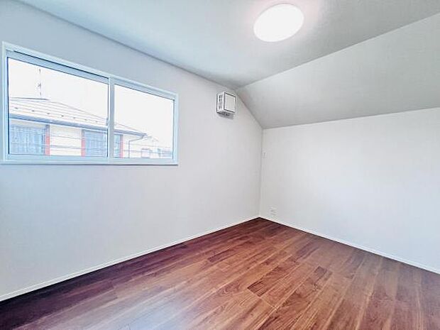 子供部屋にもちょうど良い大きさのお部屋です。