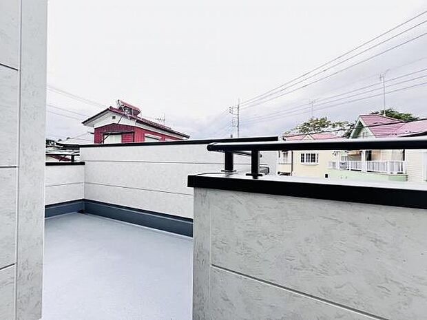 お洗濯ものを気持ち良く太陽の光で干せるのが嬉しいですね。