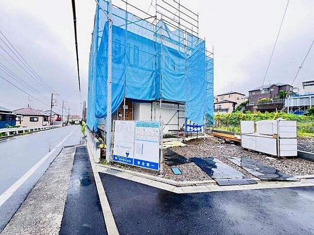 駐車場ももちろん完備しておりますのでお車所有の方にも心強いです。