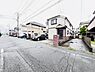外観：前面道路を含めた現地写真です。