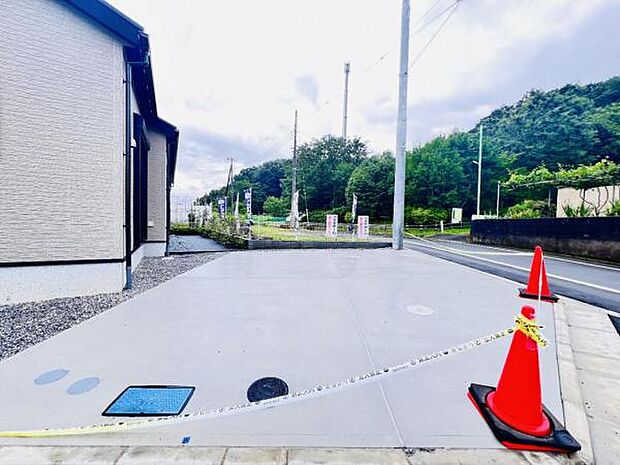 駐車場ももちろん完備しておりますのでお車所有の方にも心強いです。