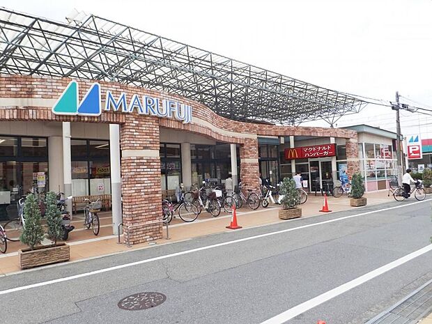 マルフジ 千ヶ瀬店まで約1600m(徒歩20分)
