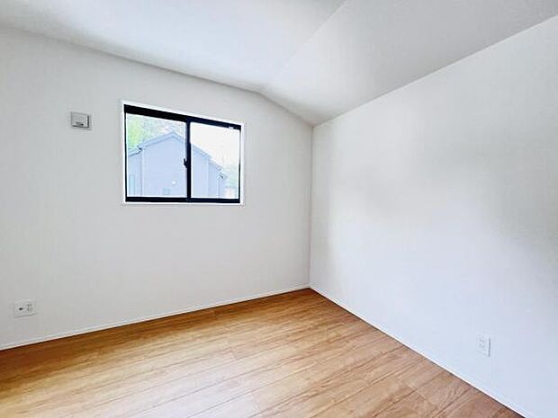 子供部屋にもちょうど良い大きさのお部屋です。