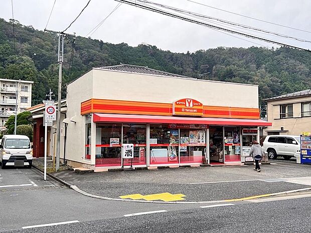 ヤマザキショップ 青梅店まで約100m(徒歩2分)