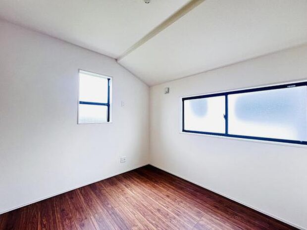 子供部屋にもちょうど良い大きさのお部屋です。