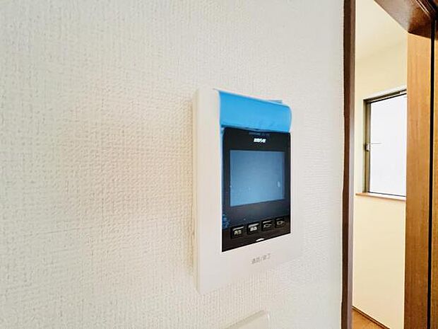 訪問者を確認できるTVモニター付きインターフォンです。