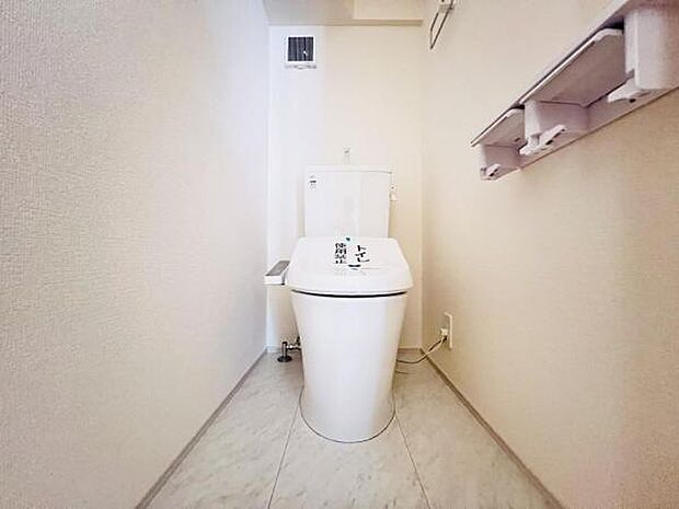 ほっと安らげるトイレ空間です。