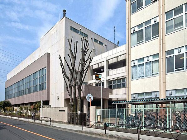 羽村市立羽村第二中学校まで約2000m（徒歩25分）