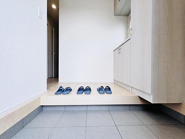 いつも気持ちよくご家族を迎えられる玄関です。