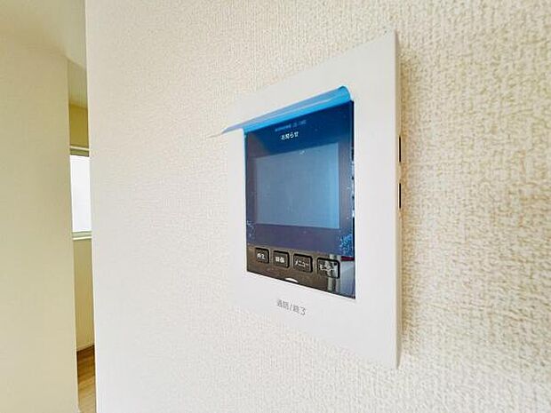 訪問者を確認できるTVモニター付きインターフォンです。