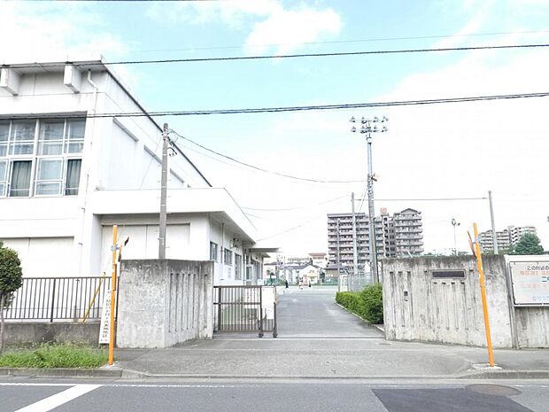 福生市立福生第二中学校まで約1110m(徒歩14分)