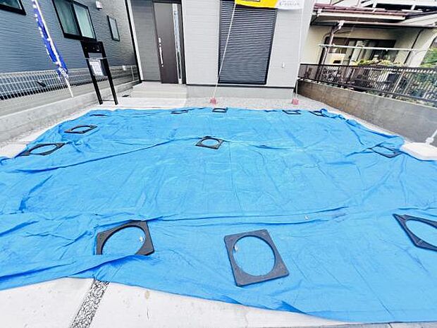 駐車場ももちろん完備しておりますのでお車所有の方にも心強いです。