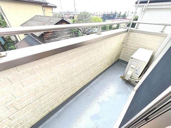 お洗濯ものを気持ち良く太陽の光で干せるのが嬉しいですね。