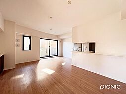 レアシス国立大学通り 3LDKのリビング/ダイニング