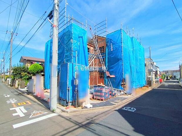 前面道路を含めた現地写真です。