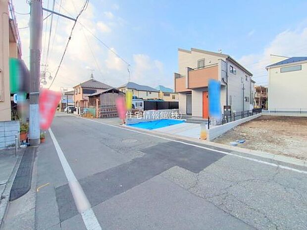 前面道路を含めた現地写真です。