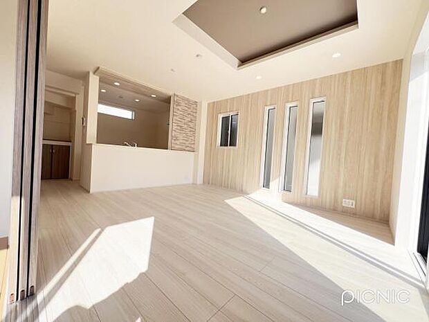 家族団らんの場所としてゆったりと居心地の良いリビングです。