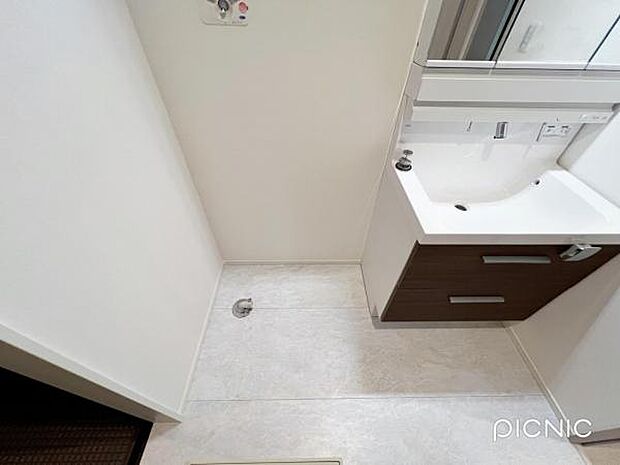 お天気を気にせずお洗濯ができ、室内干し可能です。