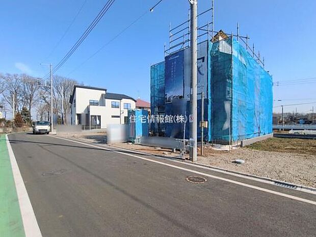 前面道路を含めた現地写真です。